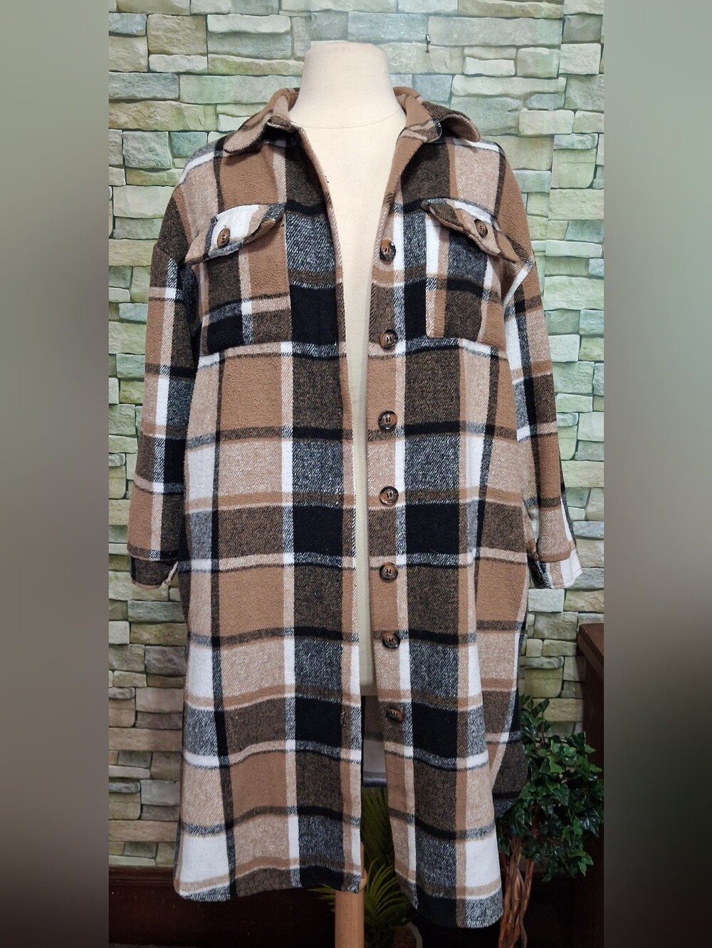 Womens Medium Plaid Long Shacket Coatigan